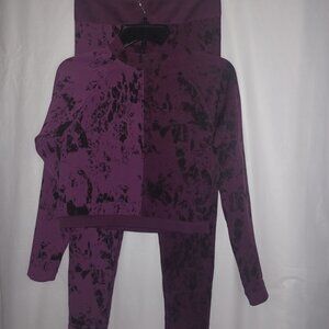 FABLETICS COURTNEY SEAMLESS LONG SLEEVE TOP & HIGH WAISTED SEAMLESS LEGGING SET